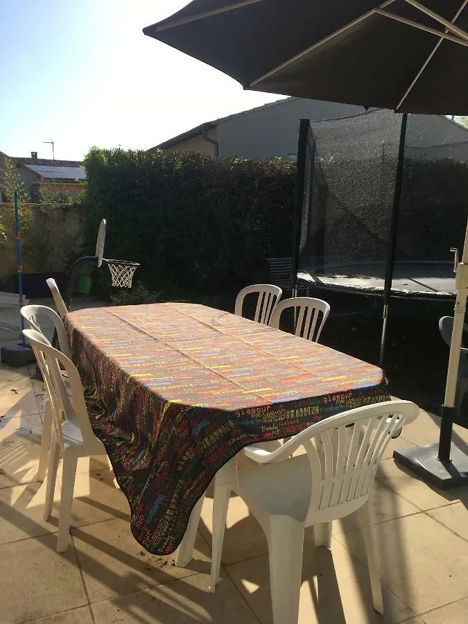 Maison De Village Velleron Holiday home